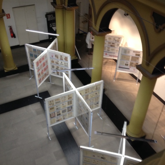 Vistas parciales del salón